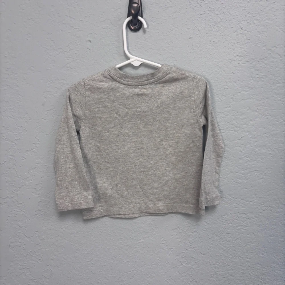 Set of Two GAP Kids Long Sleeve Playtime Favorites Shirts in Gray and Navy, GUC